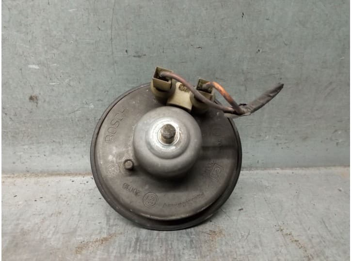 Recambio de claxon para volvo 340-360 (343, 345) 2.0 referencia OEM IAM 1235449 2
