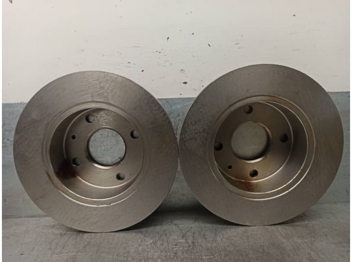 Recambio de disco freno trasero para ford orion referencia OEM IAM 6016523 2