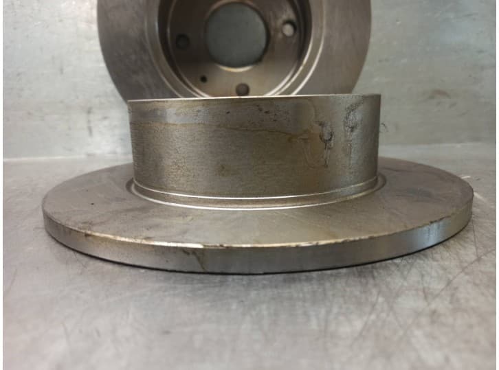 Recambio de disco freno trasero para ford orion referencia OEM IAM 6016523 3
