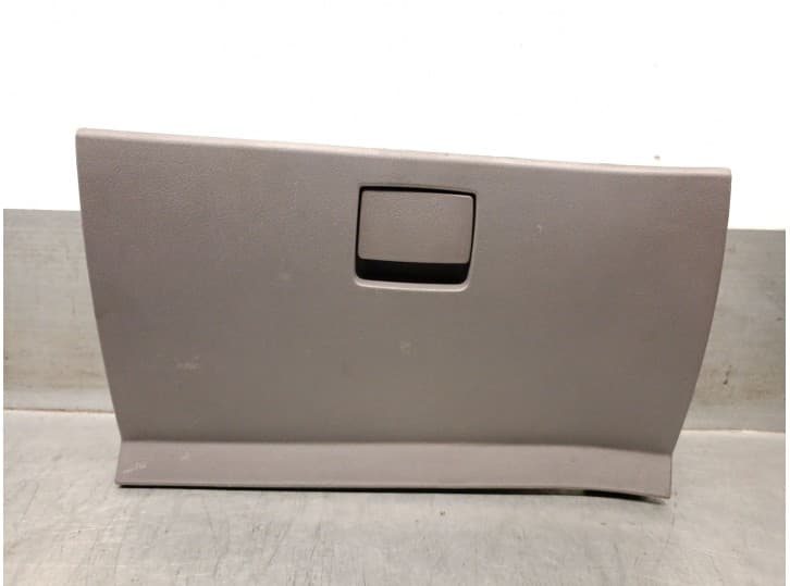 Recambio de guantera para ssangyong rodius ii 2.0 xdi referencia OEM IAM 7770021000