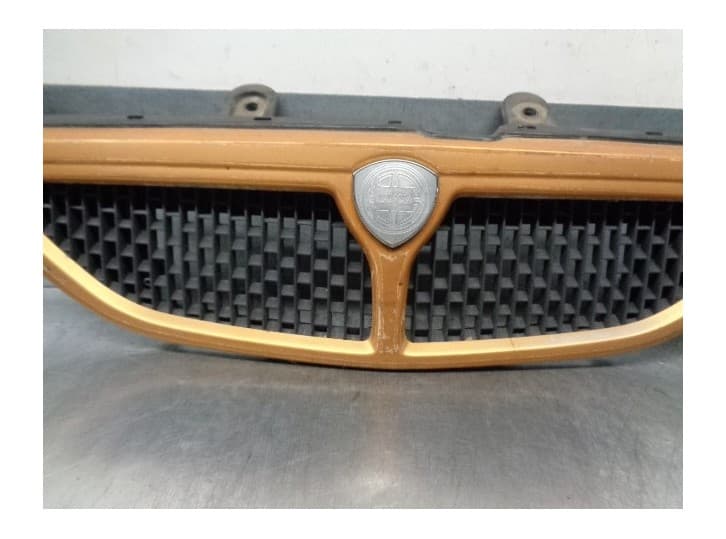 Recambio de rejilla delantera para lancia y (840_) 1.1 (840ae) referencia OEM IAM 46522599 2