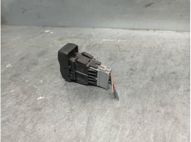 Recambio de boton luneta para dacia logan mcv (ks_) 1.5 dci (ks0w) referencia OEM IAM 399387 2