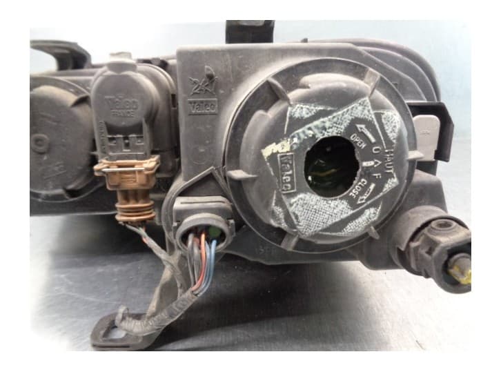 Recambio de faro derecho para mg zr 2.0 td referencia OEM IAM XBC000580 89006349 VALEO 4