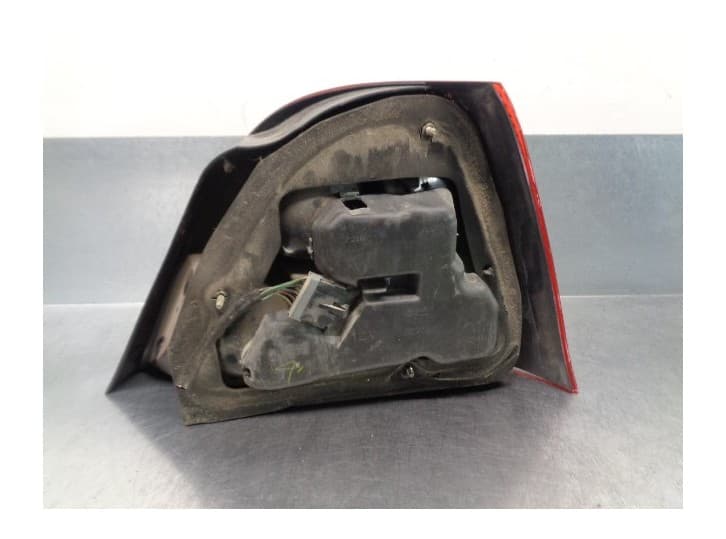 Recambio de piloto trasero izquierdo para mg zr 2.0 td referencia OEM IAM XFB000350 2