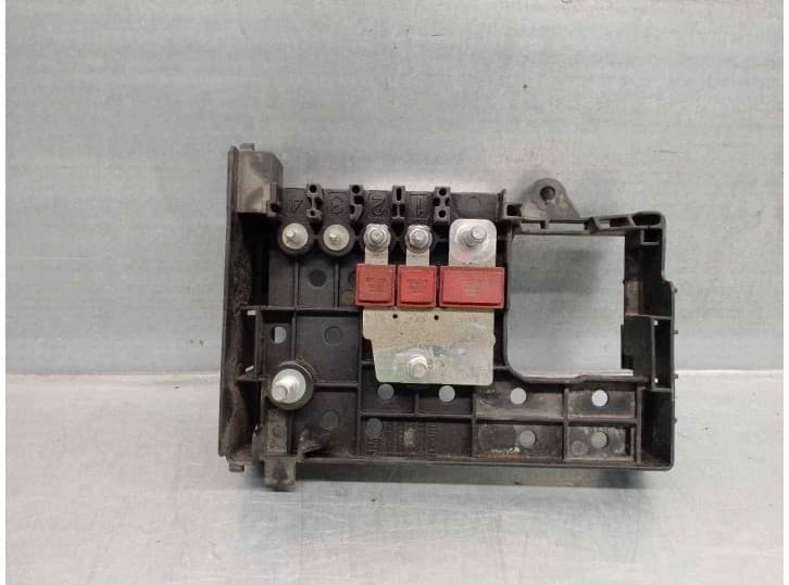 Recambio de caja reles / fusibles para seat ibiza ii (6k1) 1.4 i referencia OEM IAM 4773709
