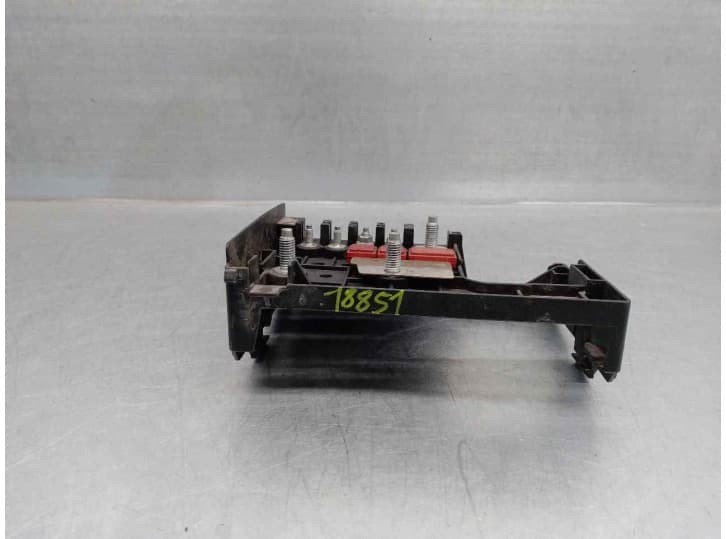 Recambio de caja reles / fusibles para seat ibiza ii (6k1) 1.4 i referencia OEM IAM 4773709 2