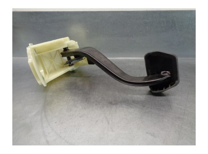 Recambio de pedal freno para bmw 1 (f20) 118 d referencia OEM IAM 678711 3