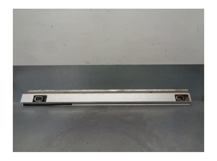 Recambio de molduras traseras para bmw x3 (e83) 2.0 sd referencia OEM IAM 3411942 2