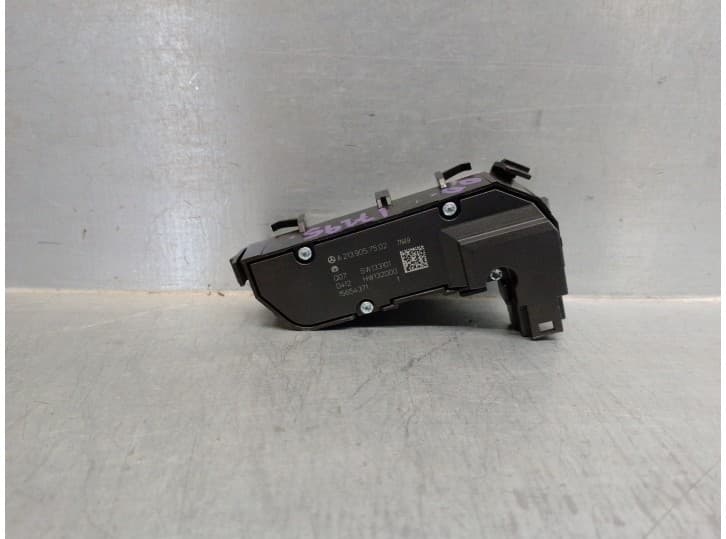 Recambio de interruptor para mercedes-benz clase v (w447) referencia OEM IAM A2139057502 2