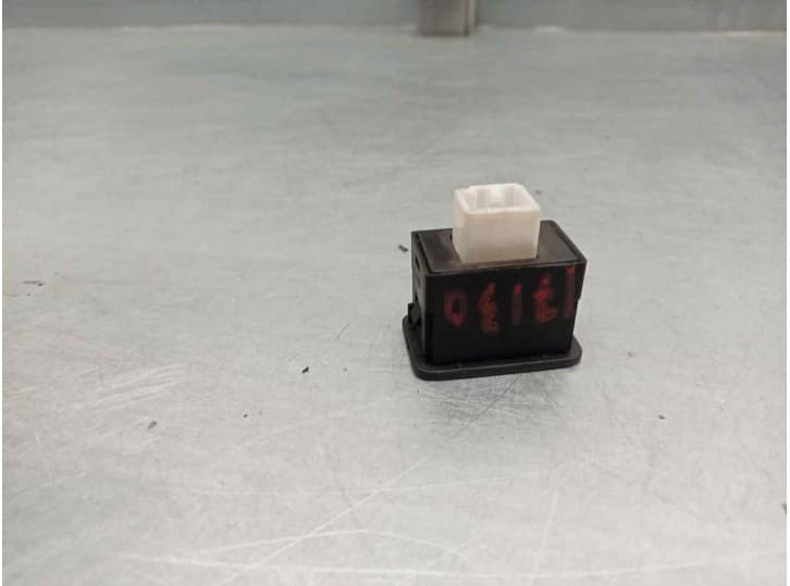 Recambio de interruptor para hyundai ix55 3.0 v6 crdi 4wd referencia OEM IAM 932503J000 3