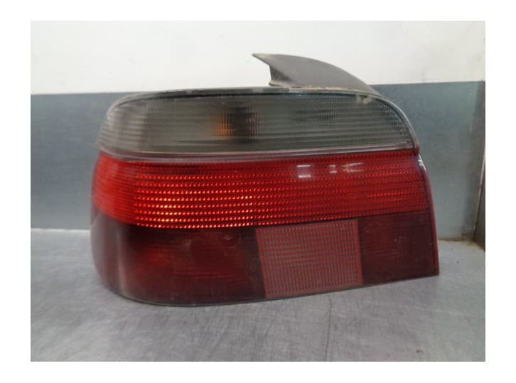 Recambio de piloto trasero izquierdo para bmw 5 (e39) 530 d referencia OEM IAM 8358031