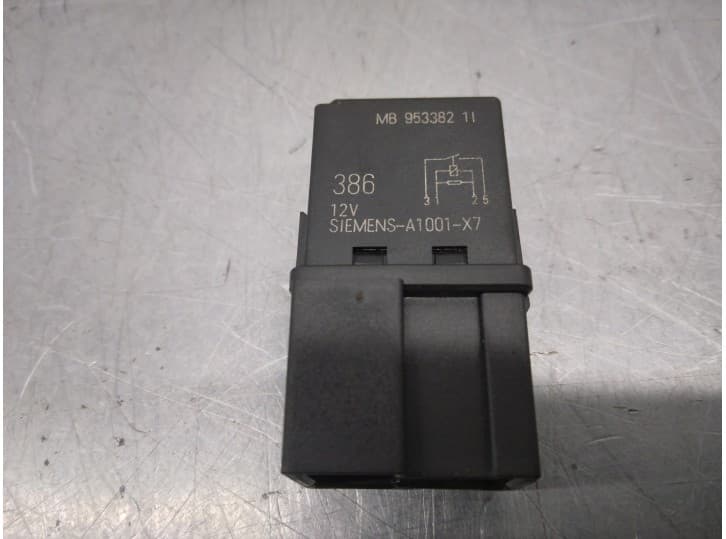 Recambio de rele para volvo s40 i (644) 1.9 td referencia OEM IAM MB953382