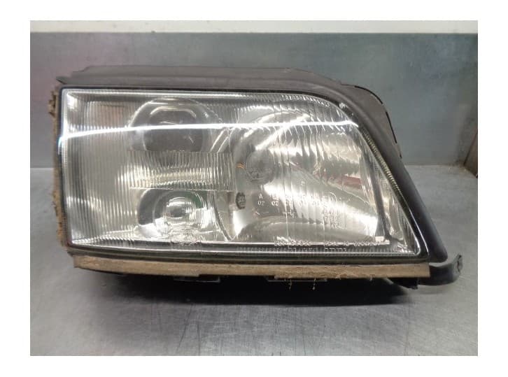 Recambio de faro derecho para audi a6 c4 (4a2) 2.3 referencia OEM IAM 4A0941030L