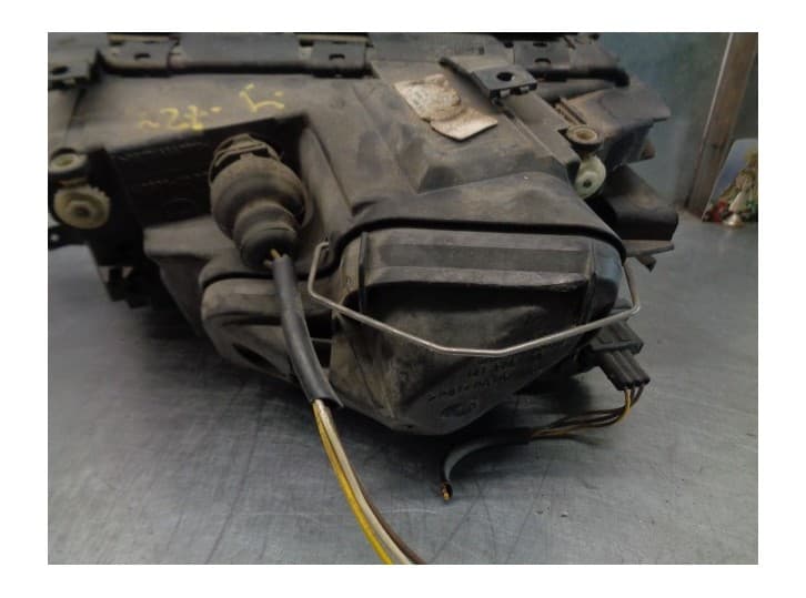 Recambio de faro derecho para audi a6 c4 (4a2) 2.3 referencia OEM IAM 4A0941030L 4