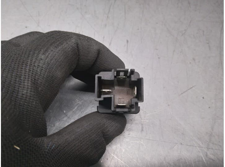Recambio de rele para volvo s40 i (644) 1.9 td referencia OEM IAM MB953381 2