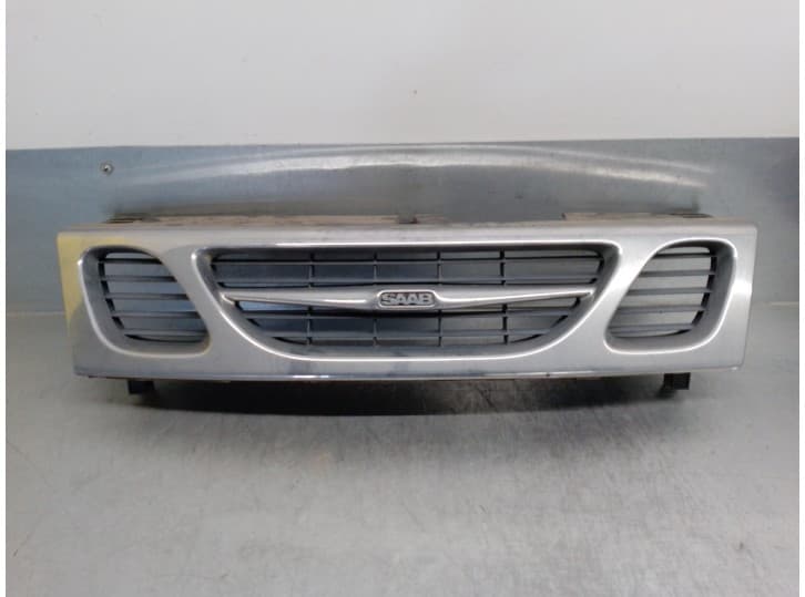 Recambio de rejilla delantera para saab 9-3 (ys3d) 2.0 turbo referencia OEM IAM 4677894
