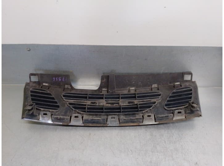 Recambio de rejilla delantera para saab 9-3 (ys3d) 2.0 turbo referencia OEM IAM 4677894 2