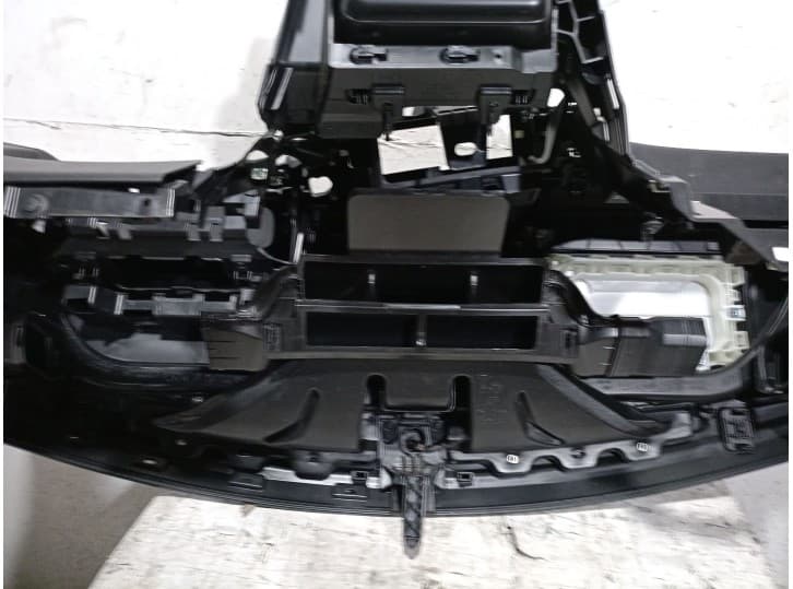 Recambio de salpicadero para opel corsa f (p2jo) corsa-e (68) referencia OEM IAM 5502359 8