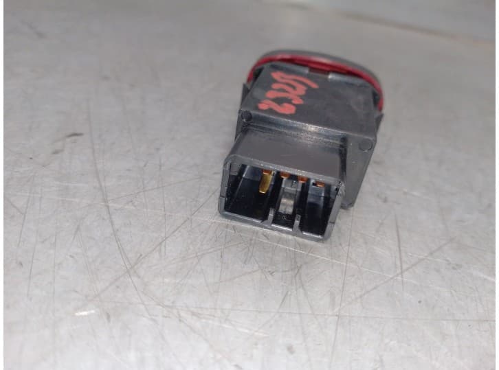 Recambio de warning para maxus amingo 2.0 referencia OEM IAM 864W0140 3