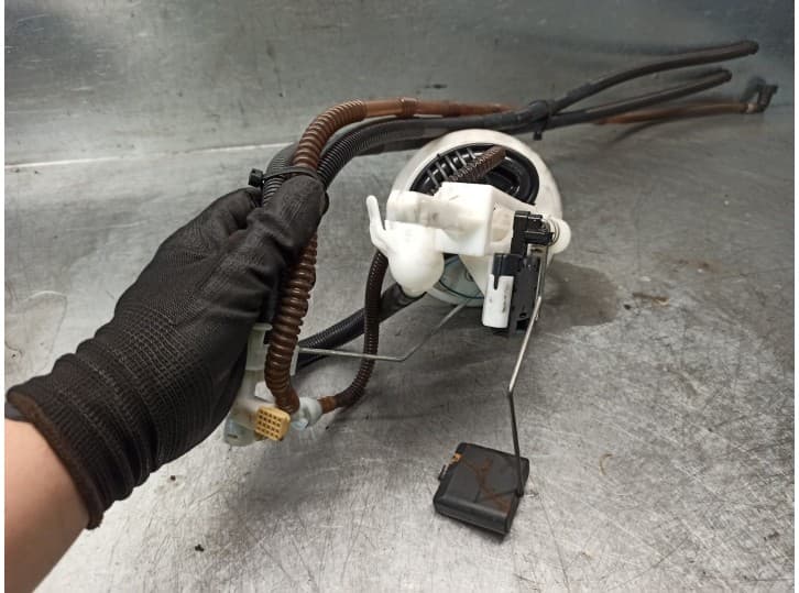Recambio de aforador para bmw 1 (e87) 116 i referencia OEM IAM 16117170090 01480504 2