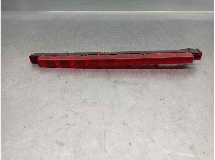 Recambio de luz central de freno para audi a3 (8l1) 1.9 tdi referencia OEM IAM 8D9945097B