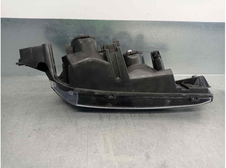 Recambio de faro izquierdo para lancia lancia y referencia OEM IAM 6661108L 3