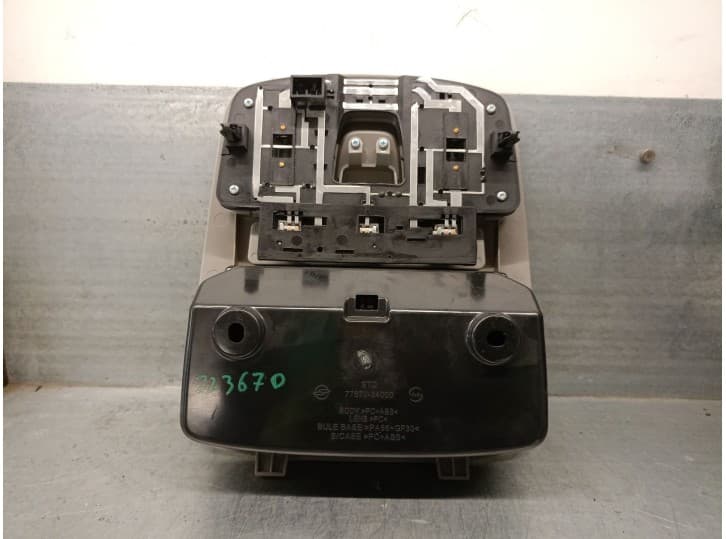 Recambio de luz interior para ssangyong xlv suv e-xgi 160 referencia OEM IAM 7767034000 2