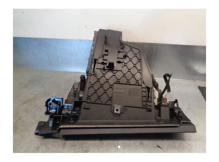 Recambio de guantera para peugeot 508 i (8d_) 2.2 hdi referencia OEM IAM 9686450877 2