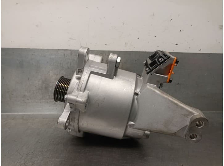 Recambio de alternador para hyundai tucson hybrid referencia OEM IAM 373902M900