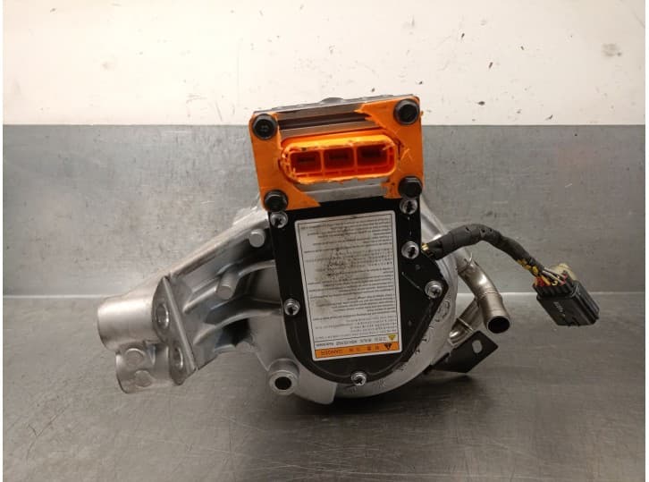 Recambio de alternador para hyundai tucson hybrid referencia OEM IAM 373902M900 4
