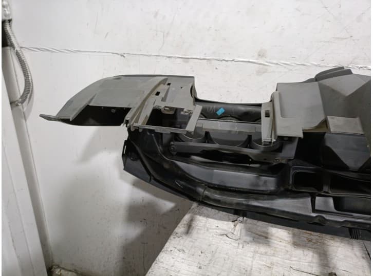 Recambio de salpicadero para ford ranger (et) 2.5 tddi referencia OEM IAM 1556744 1556744 8