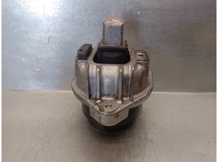 Recambio de soporte motor para bmw 5 (f10) 525 d referencia OEM IAM 68623513 22116777371