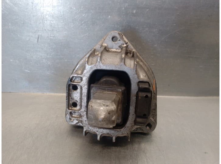 Recambio de soporte motor para bmw 5 (f10) 525 d referencia OEM IAM 68623513 22116777371 3
