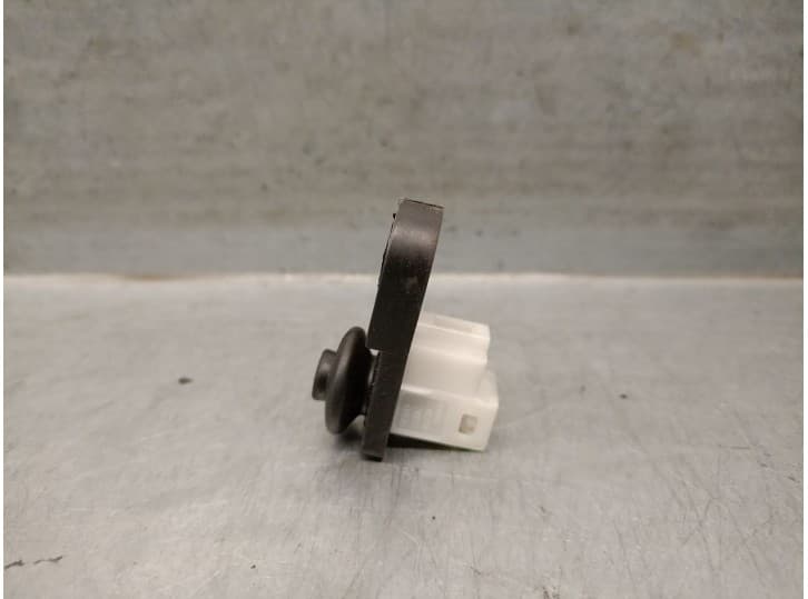 Recambio de interruptor para ssangyong xlv suv e-xgi 160 referencia OEM IAM 8573008000 2
