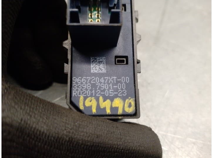 Recambio de mando para peugeot 5008 (0u_, 0e_) 1.6 hdi referencia OEM IAM 96672047XT 4