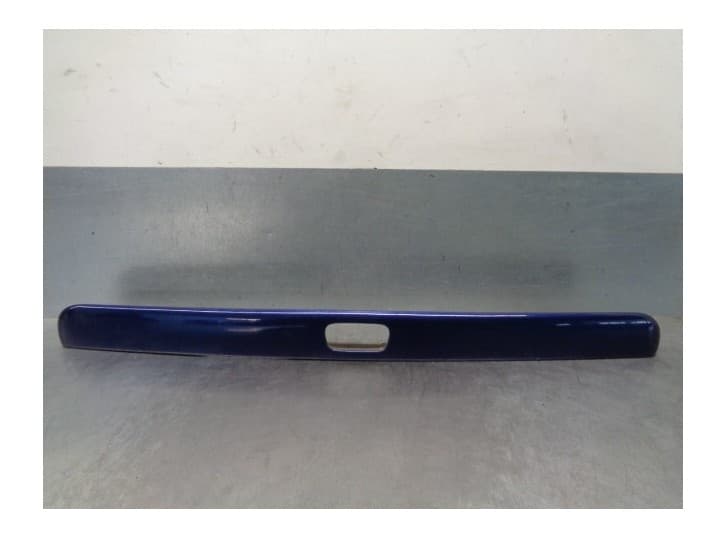 Recambio de molduras traseras para volvo s40 i (644) 1.6 referencia OEM IAM 30804687
