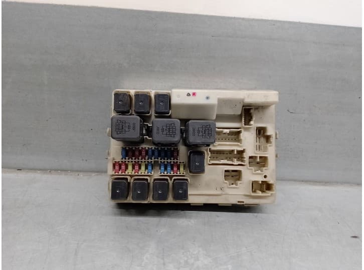 Recambio de caja reles / fusibles para nissan altima referencia OEM IAM 284B78J020