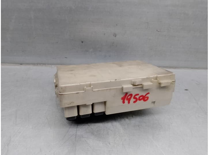 Recambio de caja reles / fusibles para nissan altima referencia OEM IAM 284B78J020 2