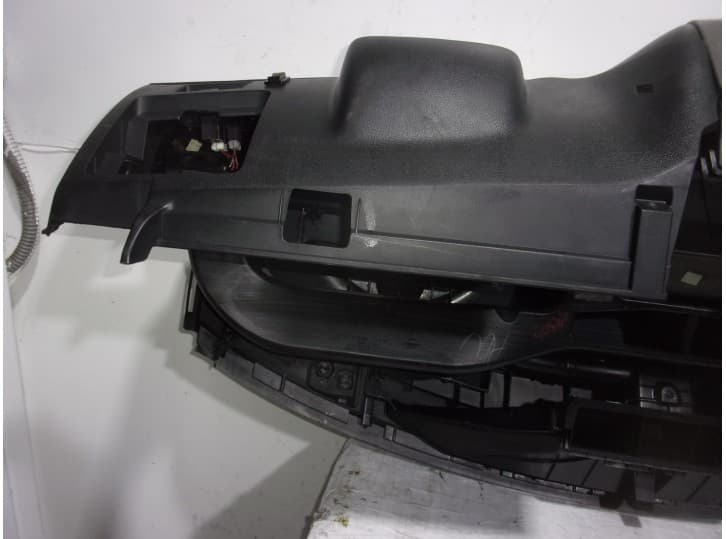 Recambio de salpicadero para nissan altima referencia OEM IAM 68200ZB011 NEGRO 6