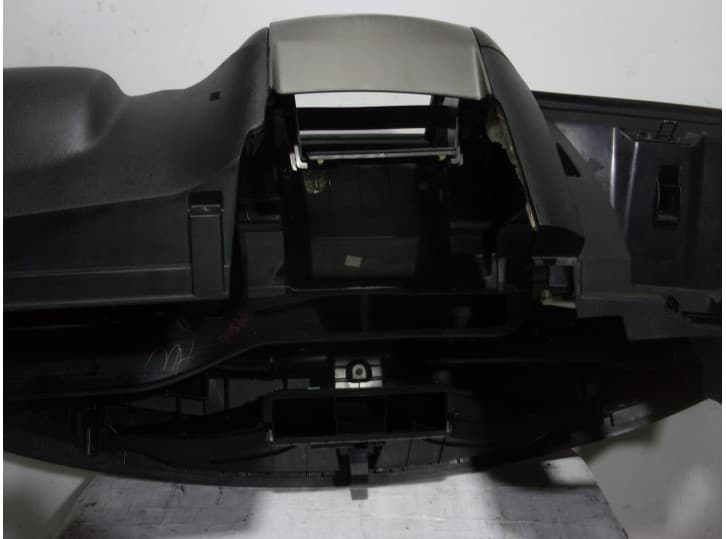 Recambio de salpicadero para nissan altima referencia OEM IAM 68200ZB011 NEGRO 7