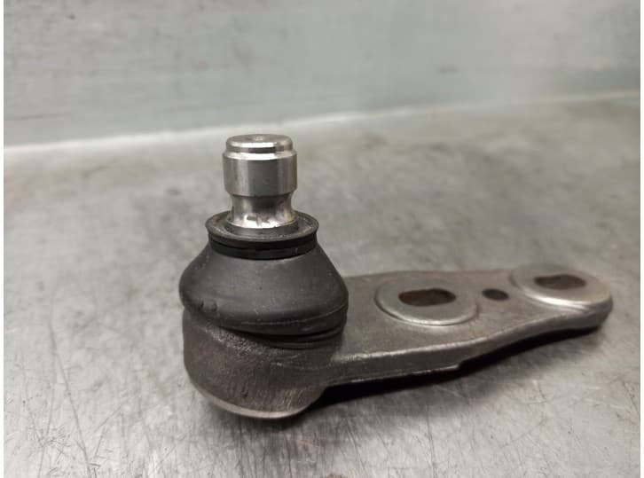 Recambio de rotula suspension para audi 80 (811/813) referencia OEM IAM 4702030 3