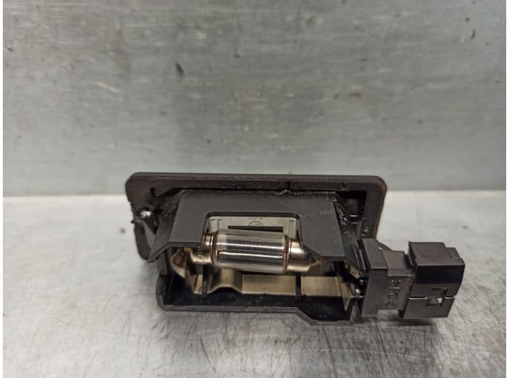 Recambio de piloto matricula para bmw 5 (e60) 530 i referencia OEM IAM 63268372001 2
