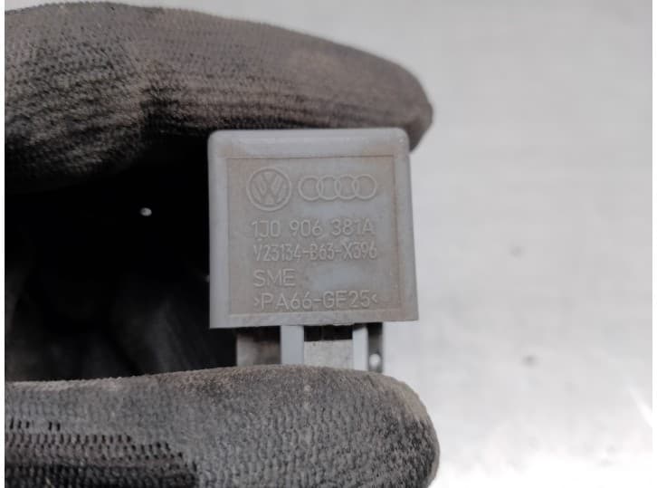 Recambio de rele para seat leon (1m1) 1.9 tdi referencia OEM IAM 1J0906381A 2