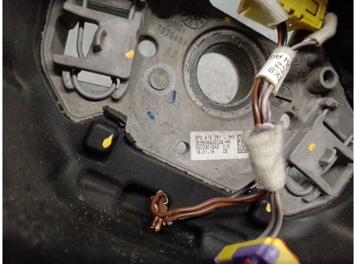 Recambio de volante para seat leon st (5f8) 1.6 tdi referencia OEM IAM 5F0419091L 4