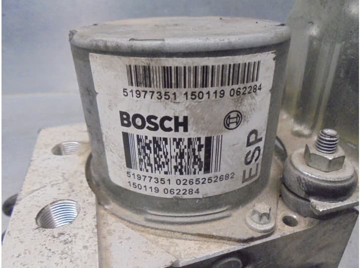 Recambio de abs para ford ka (ru8) 1.2 referencia OEM IAM 51977351 0265252682 BOSCH 5