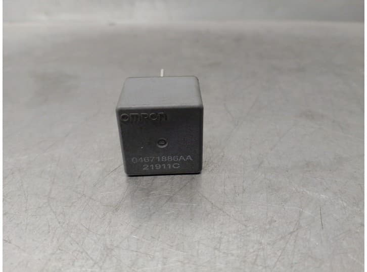 Recambio de rele para dodge caliber 2.0 crd referencia OEM IAM 04671886SAA  OMRON