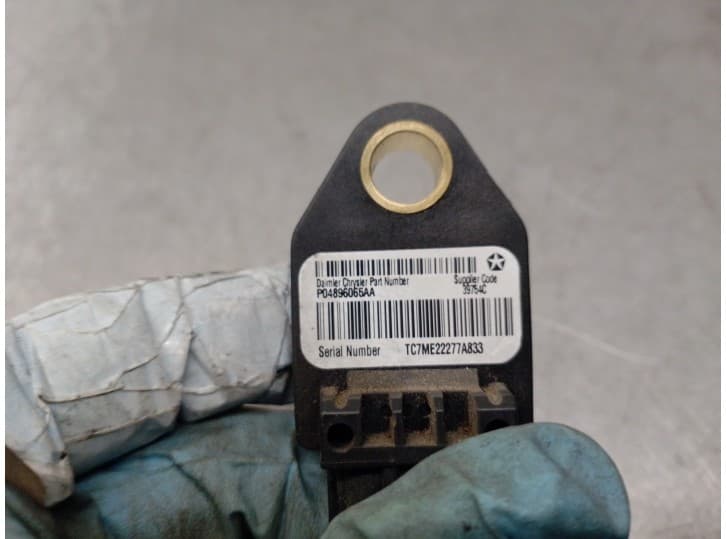 Recambio de sensor impacto para dodge caliber 2.0 crd referencia OEM IAM P04896065AA 4