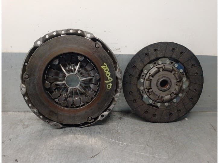 Recambio de kit embrague para volvo s40 ii (544) 2.0 d referencia OEM IAM 31367652  LUK 2