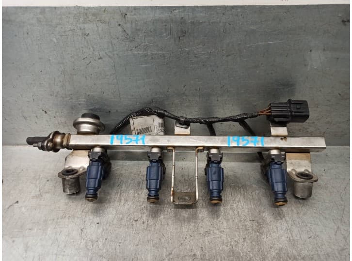 Recambio de rampa inyectora para hyundai i10 i (pa) 1.1 referencia OEM IAM 3961002920