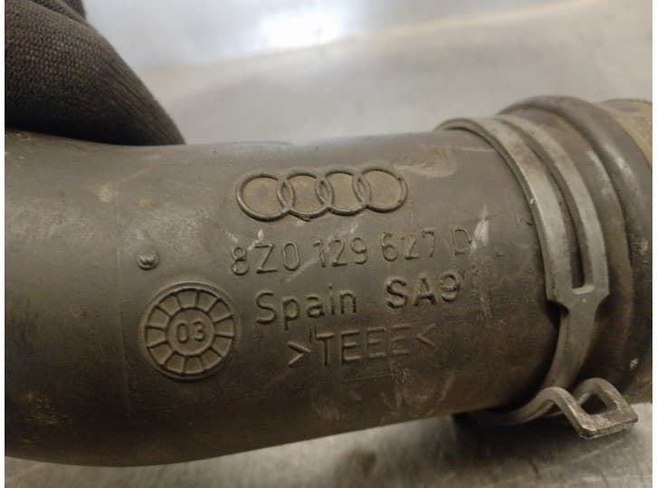 Recambio de tubo para audi a2 (8z0) 1.6 fsi referencia OEM IAM 8Z0129627D 8Z0129627D 4